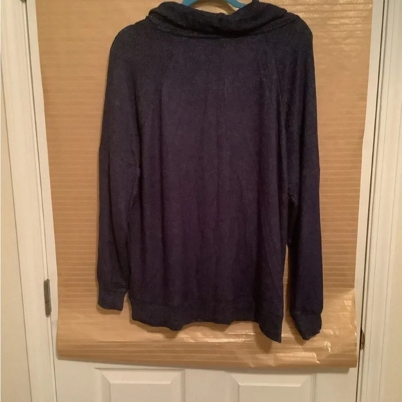 NWT~LOUNG TOP~INDESCRIBABLE COMFORTABLE ~ XXL - Picture 3 of 5